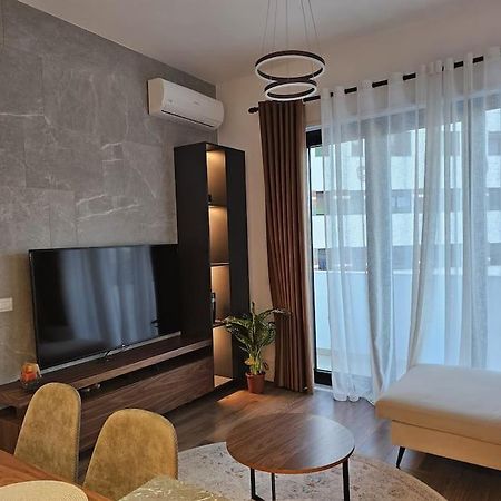 Deluxe Flat With Garden_Tirana Apartment Exterior foto