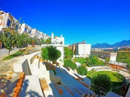 Deluxe Flat With Garden_Tirana Apartment Exterior foto