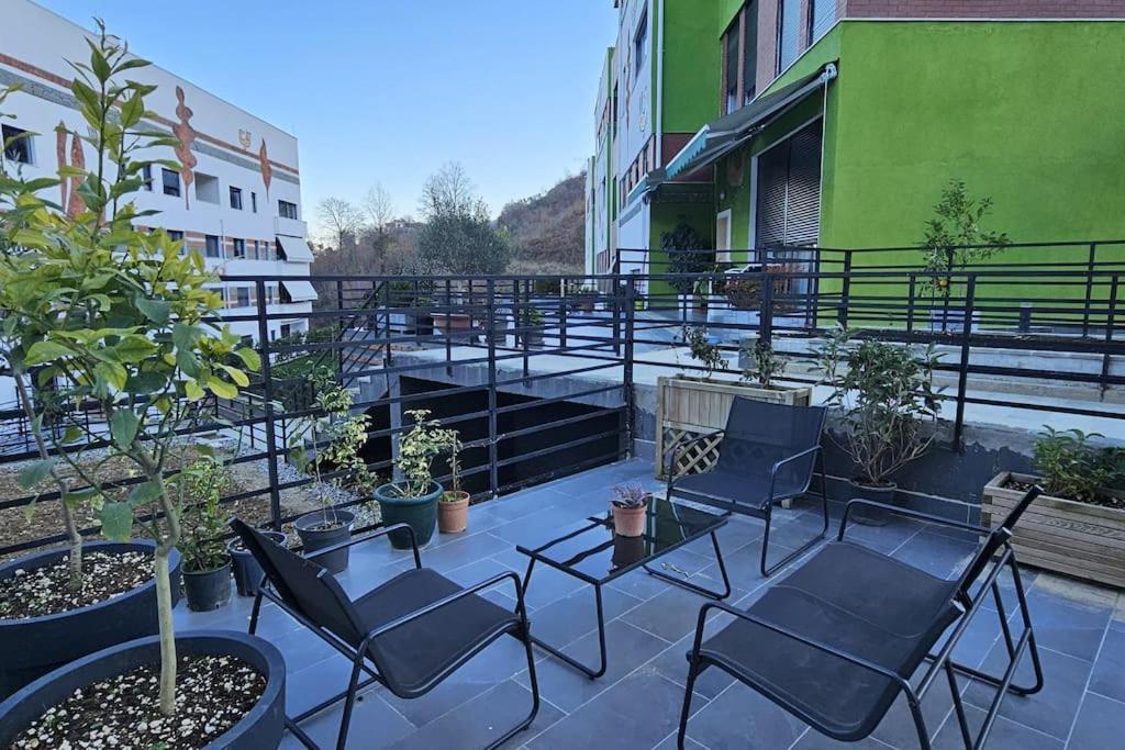 Deluxe Flat With Garden_Tirana Apartment Exterior foto